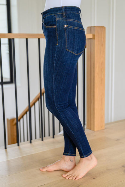 Hazel Blues® | Georgia Back Yoke Skinny Jeans with Phone Pocket