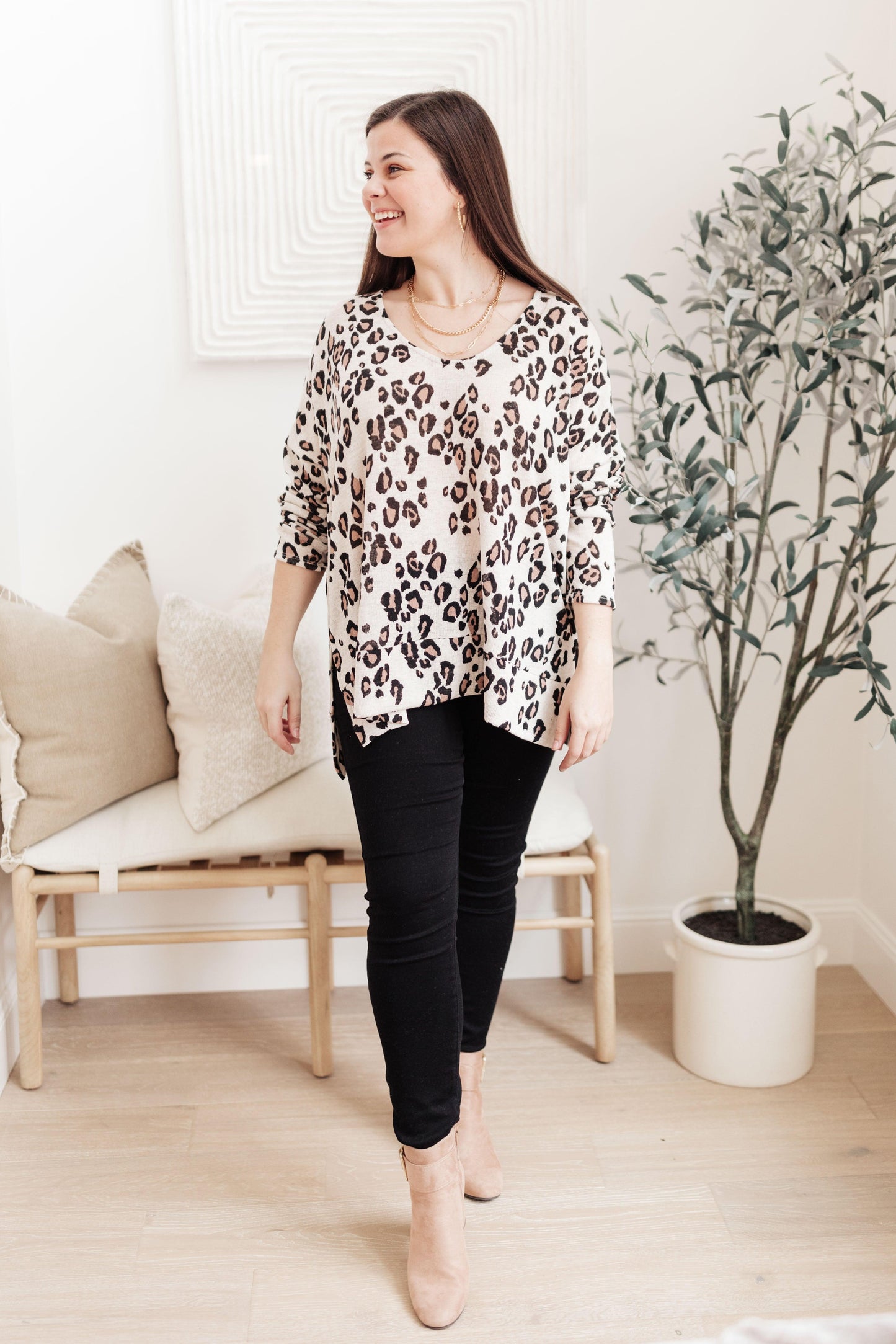 Hazel Blues® | Spotted You Across The Way Top in Oatmeal