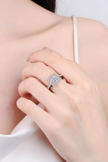 Hazel Blues® | Stay Elegant 1 Carat Moissanite Ring