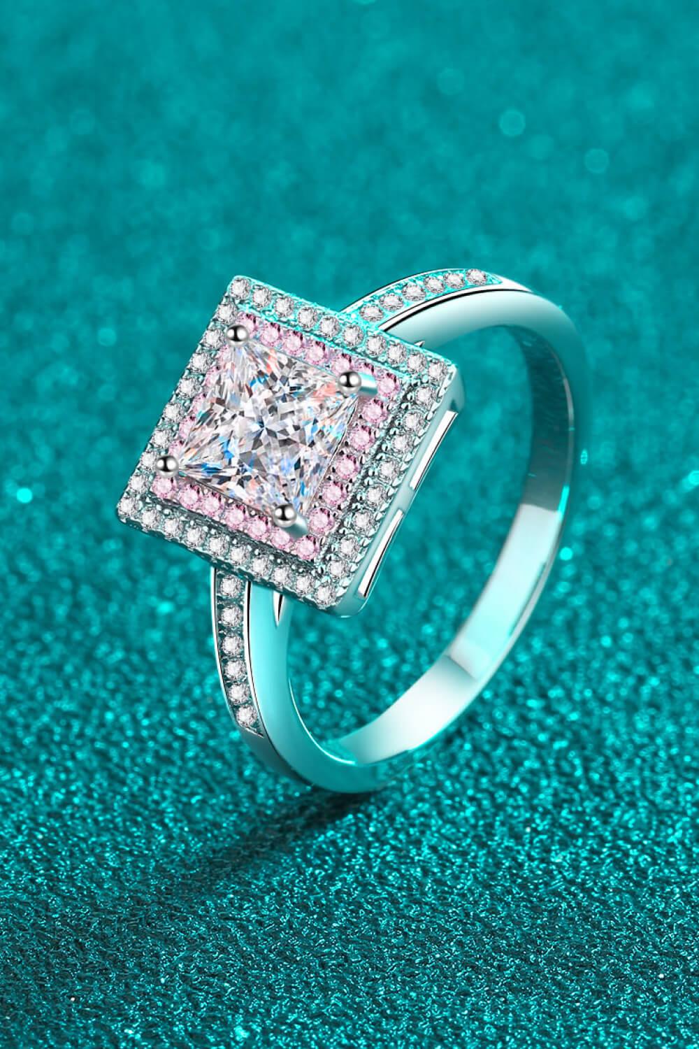 Hazel Blues® | Stay Elegant 1 Carat Moissanite Ring