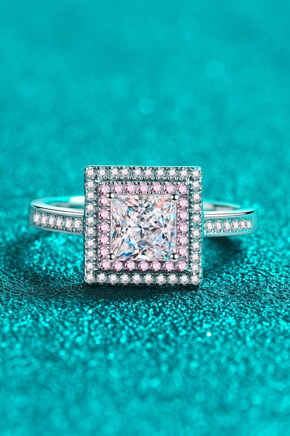 Hazel Blues® | Stay Elegant 1 Carat Moissanite Ring