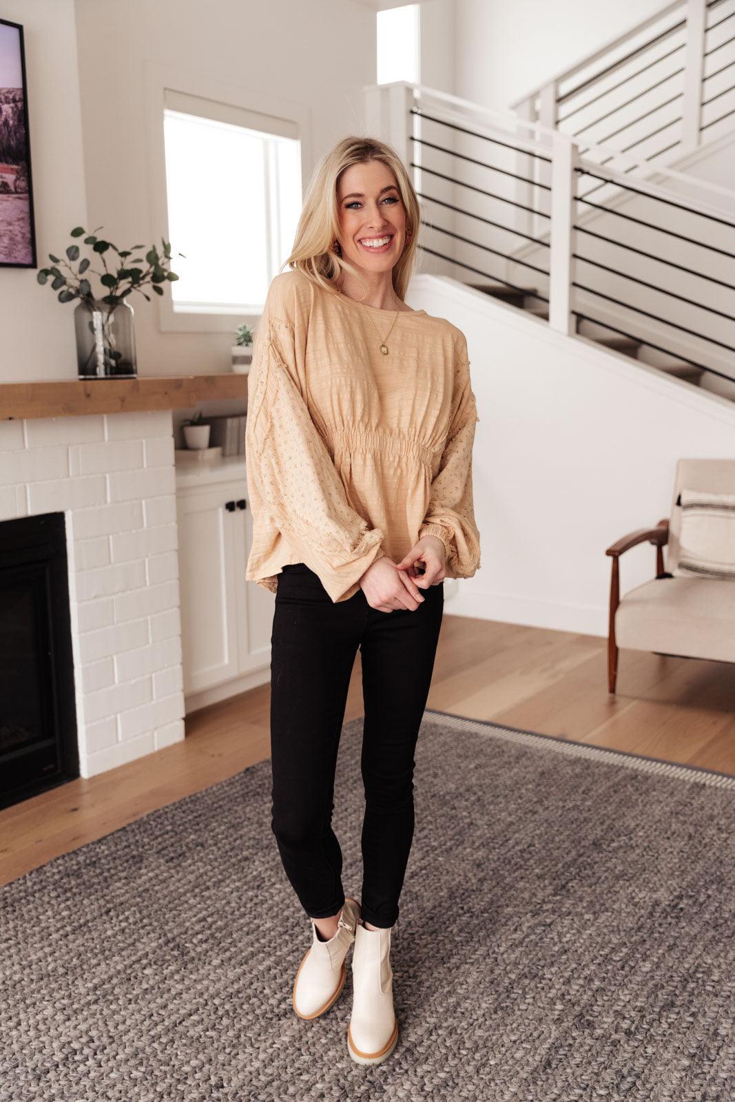 Hazel Blues® | Streets of Prague Top In Peach